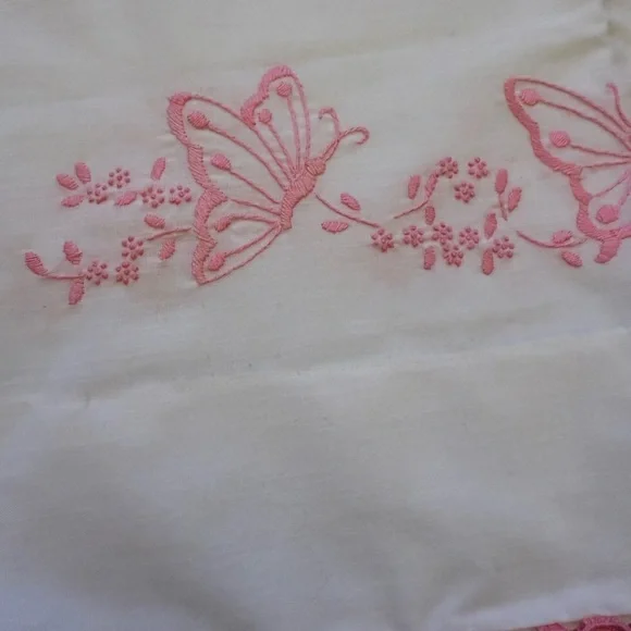 Vintage White and Pink Butterfly Pillowcase Set Of 2 - Picture 4 of 5